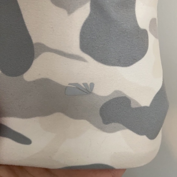 White camo leggings - Picture 2 of 3